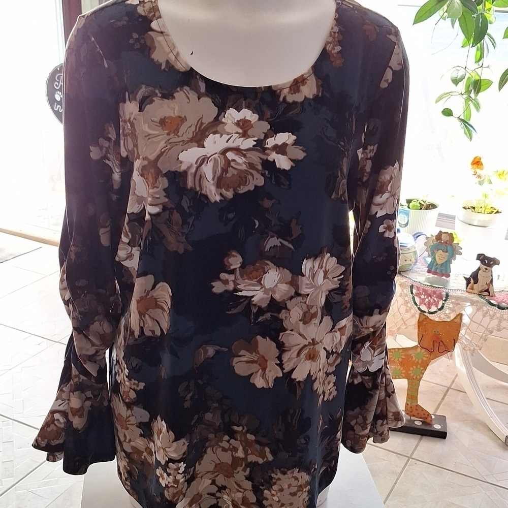 Womens Susan Graver stretch long fancy sleeve regular size top XL